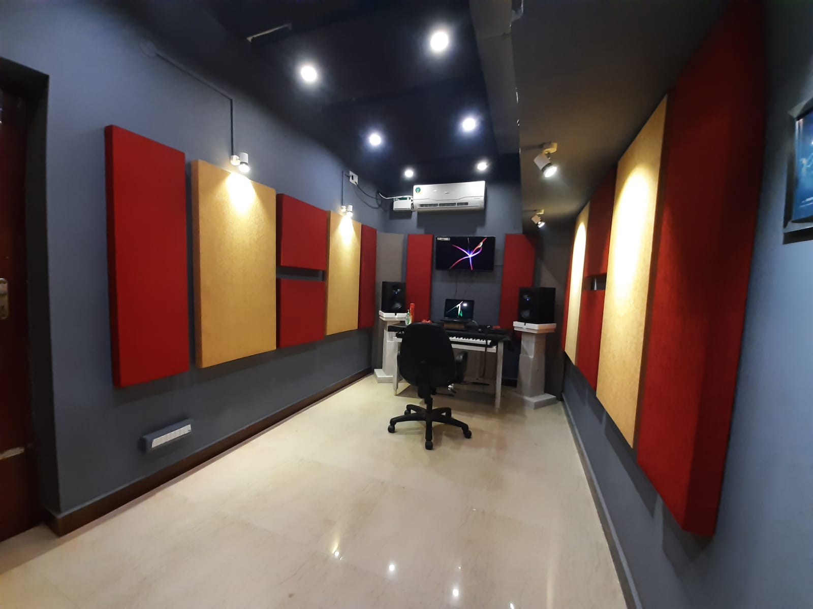 Complete room acoustic transformation